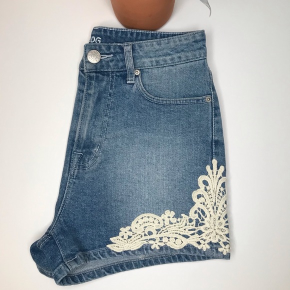 BDG High-Rise Crochet-Lace Women’s Jean Shorts 25 - Picture 6 of 15
